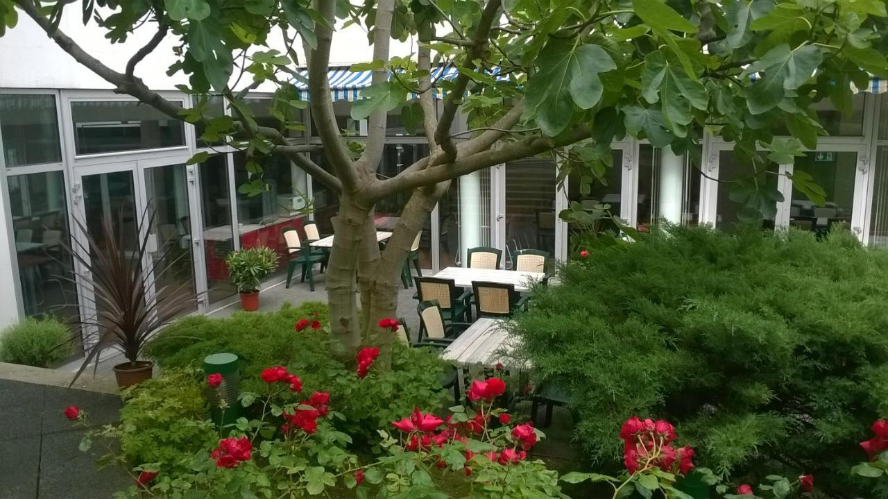Hotel Cis Paris Kellermann Exteriör bild